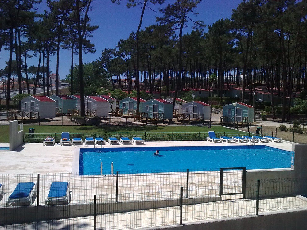 Отель Orbitur Valado Bungalows Caravan Park Назаре Экстерьер фото