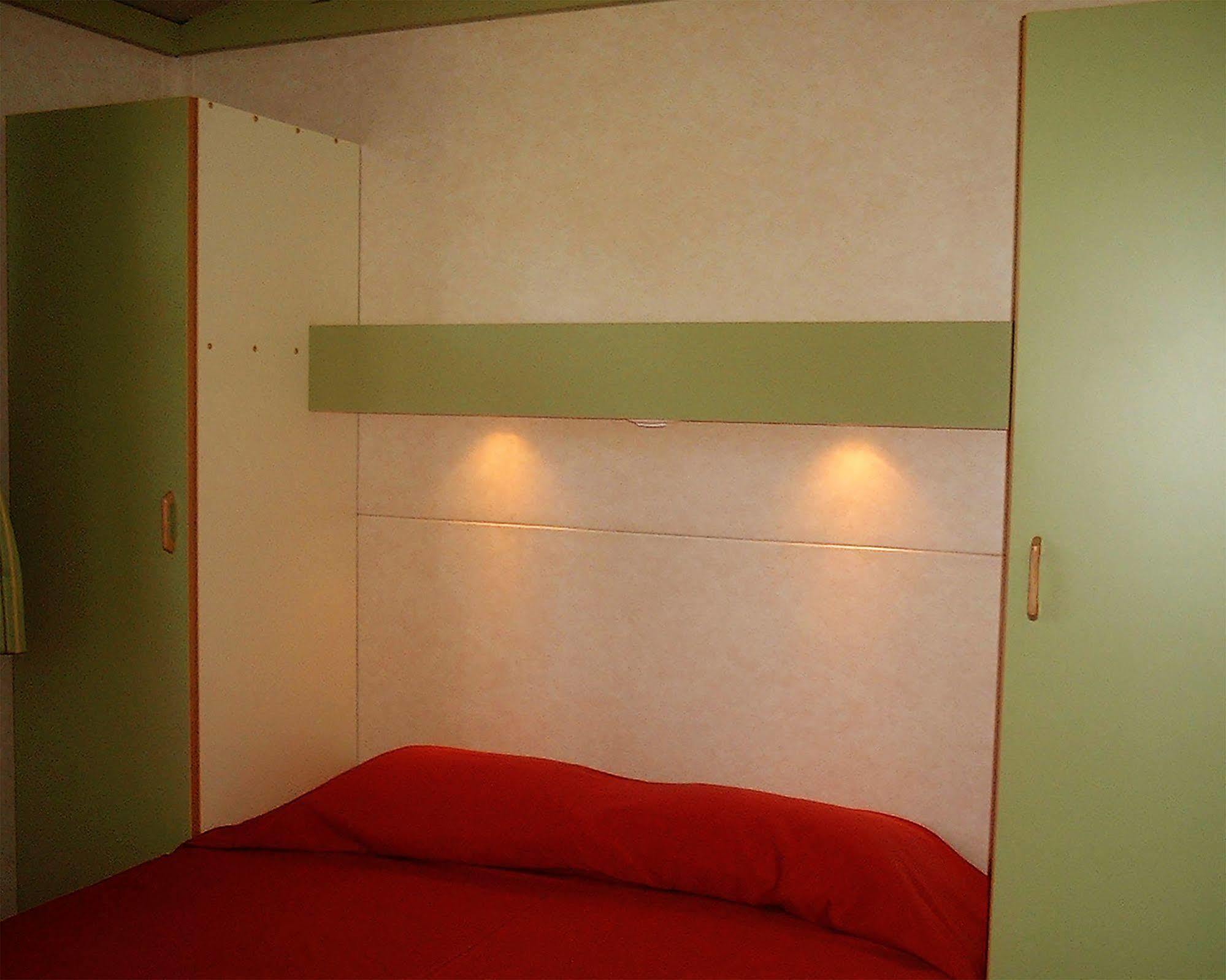 Отель Orbitur Valado Bungalows Caravan Park Назаре Экстерьер фото