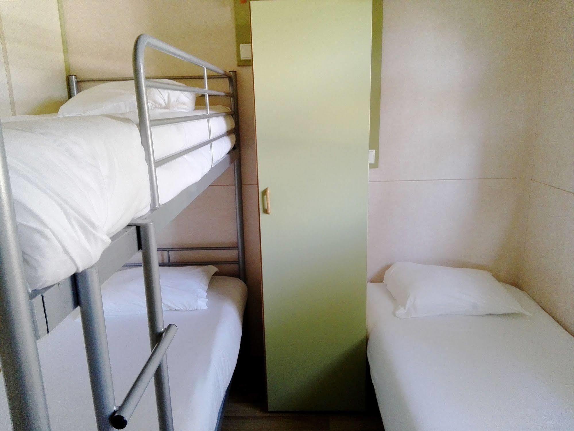 Отель Orbitur Valado Bungalows Caravan Park Назаре Экстерьер фото